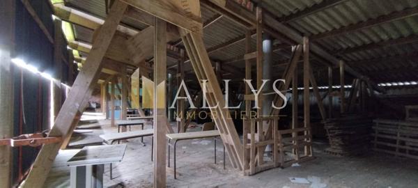 Moulin, bergerie et dépendances