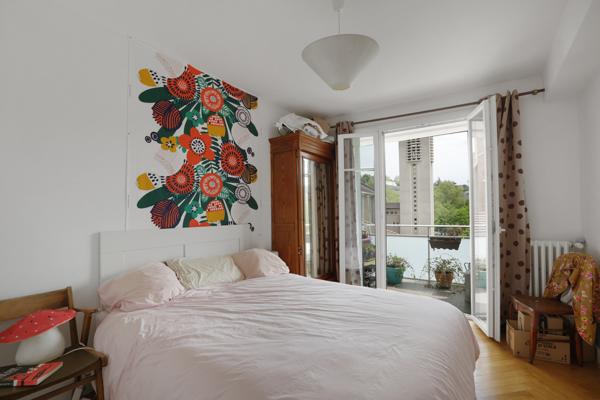 Appartement 5 pièces 102 m2 avec balcon et cave