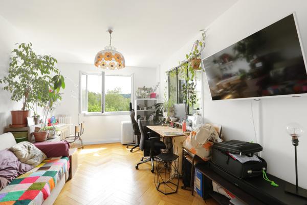 Appartement 5 pièces 102 m2 avec balcon et cave