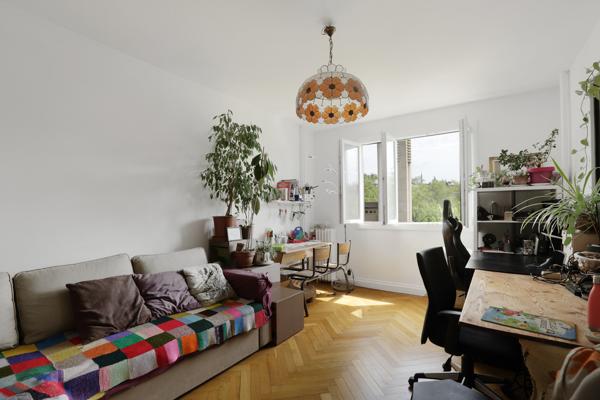 Appartement 5 pièces 102 m2 avec balcon et cave