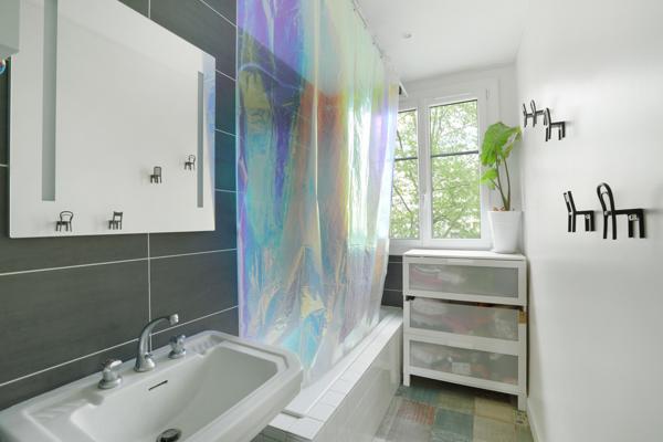 Appartement 5 pièces 102 m2 avec balcon et cave