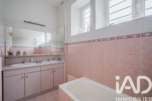 Maison à vendre 9 pièces 369 m² Vizille