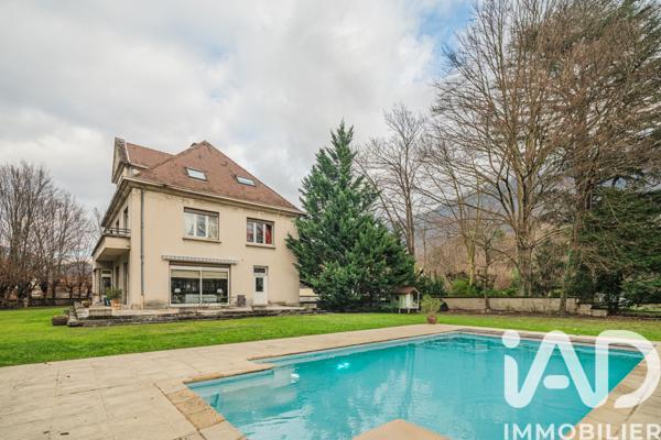 Maison à vendre 9 pièces 369 m² Vizille