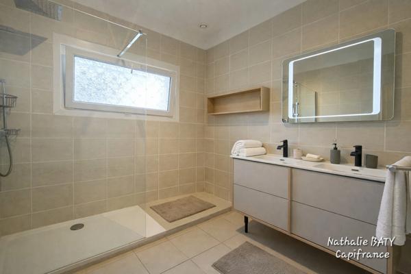 Rare à la vente - Spacieux appartement 150 m² – 7 pièces – 4 chambres – Terrasse, balcon, jardin – Dépendances – Ugine