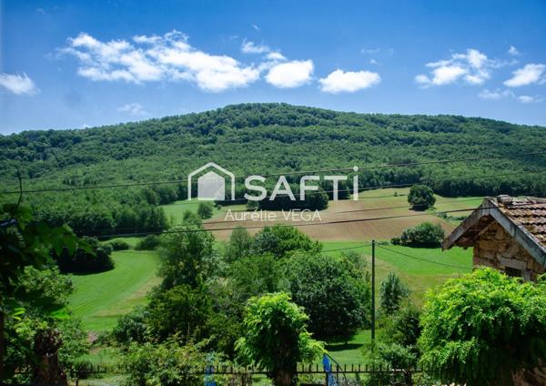 Vue Pyrénées – Corps de ferme rénové avec grange, piscine et caractère