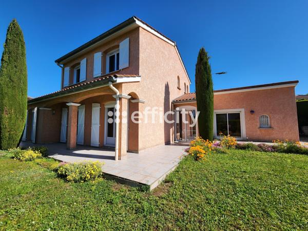 Maison
         5 pièces
        - 138 m² 425 000 € *