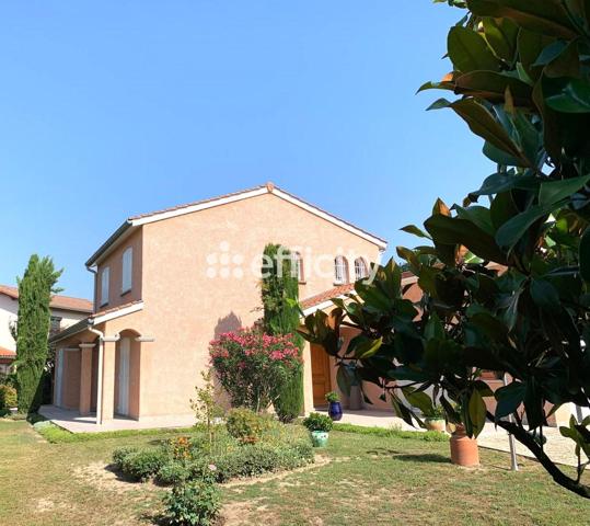 Maison
         5 pièces
        - 138 m² 425 000 € *