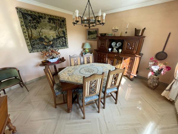 Maison F6 sur sous sol, terrasse, terrain, garage et parking