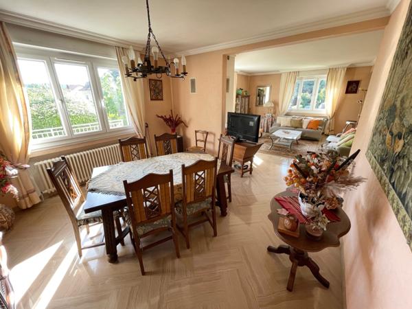 Maison F6 sur sous sol, terrasse, terrain, garage et parking