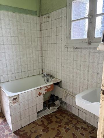 Maison
         4 pièces
        - 65 m² 181 000 € *
