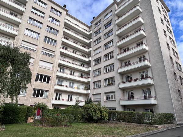 En exclusivité, Appartement de 120m2 au 8éme et dernier étage avenue saint Maur