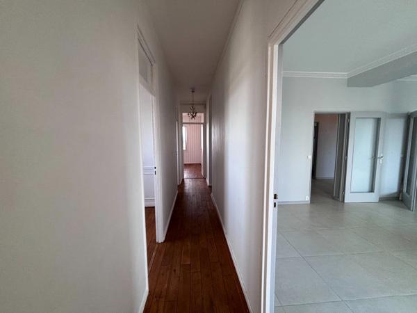 En exclusivité, Appartement de 120m2 au 8éme et dernier étage avenue saint Maur