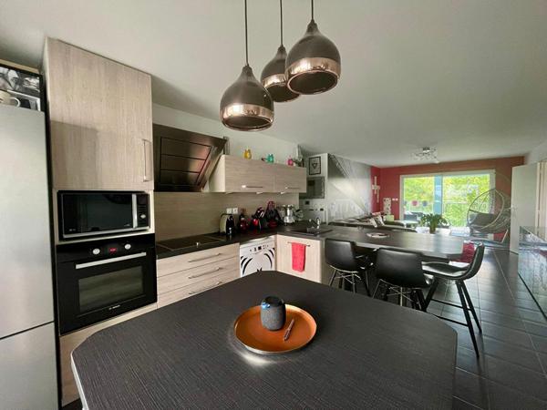 St Joseph de Porterie - Superbe appartement avec terrasses s'ouvrant sur la verdure. Cuisine ouverte A&E, trois vraies chambres. Ascenseur et garage en sous sol.