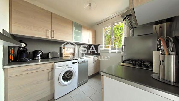 Résidence recherchée à deux pas du port : 2 chambres - Terrasse