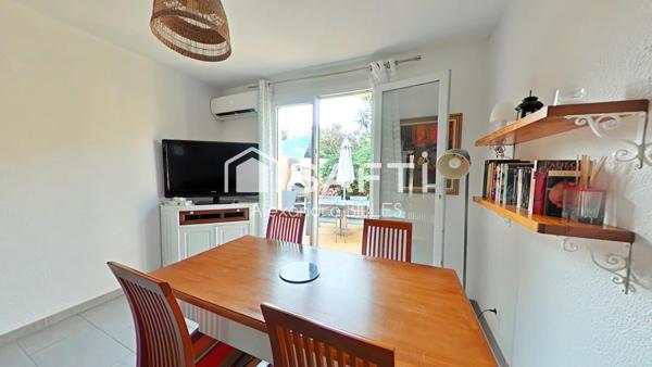 Résidence recherchée à deux pas du port : 2 chambres - Terrasse