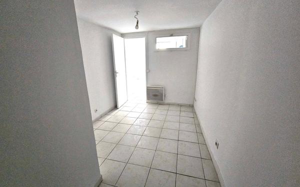 Appartement à louer    1 pièce • 28,81 m2 Aubagne