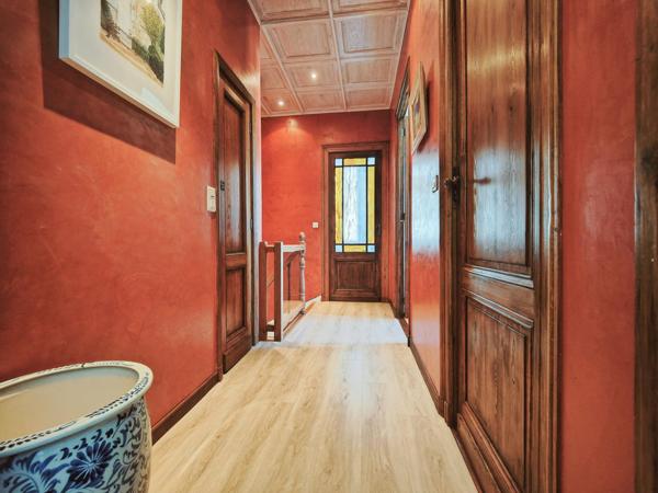 T8 235 m² en pierre lumineuse- Au calme- DPE C