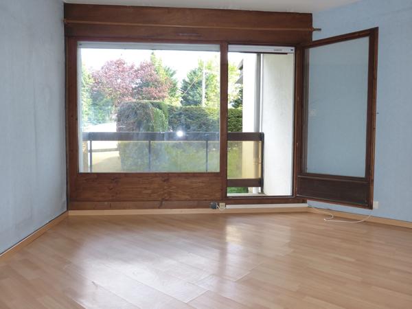 Appartement
         2 pièces
        - 44 m² Exclusivité 165 000 € *