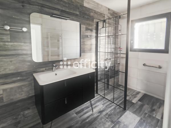 Maison
         5 pièces
        - 107 m²