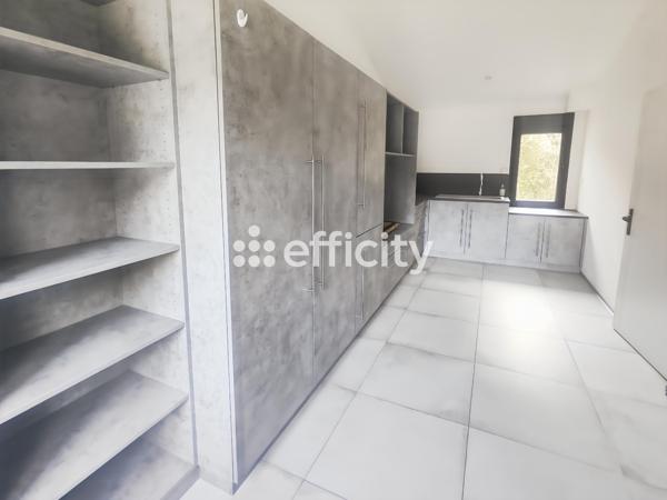 Maison
         5 pièces
        - 107 m²