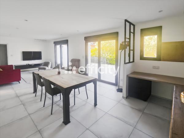 Maison
         5 pièces
        - 107 m²