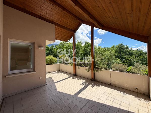 GRÉSY-SUR-AIX ? Grand T3 lumineux en dernier étage avec terrasse de 25 m² et garage