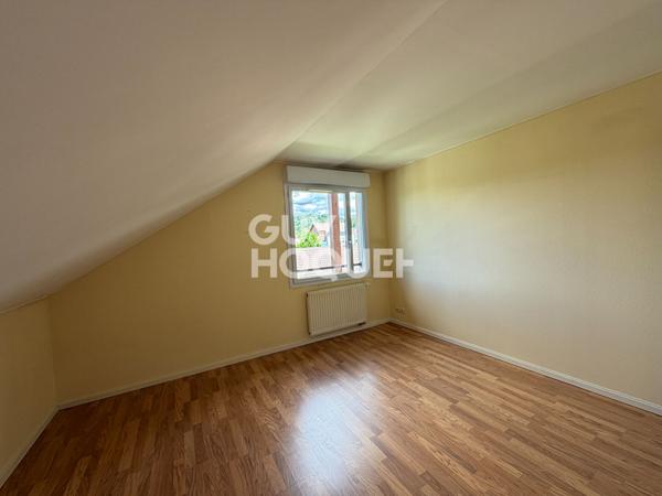 GRÉSY-SUR-AIX ? Grand T3 lumineux en dernier étage avec terrasse de 25 m² et garage