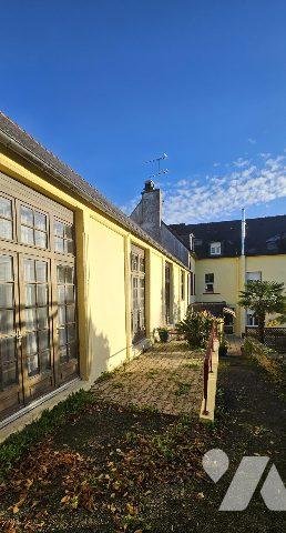 MURS COMMERCIAUX : Ensemble immobilier à 2kms des plages et 200m des commerces