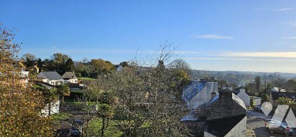 MURS COMMERCIAUX : Ensemble immobilier à 2kms des plages et 200m des commerces