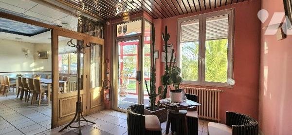 MURS COMMERCIAUX : Ensemble immobilier à 2kms des plages et 200m des commerces