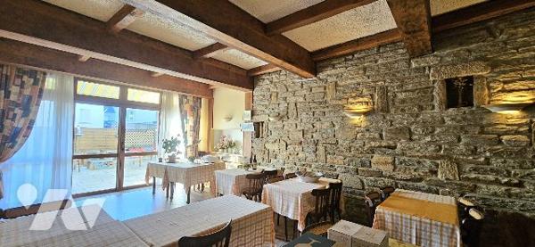 MURS COMMERCIAUX : Ensemble immobilier à 2kms des plages et 200m des commerces