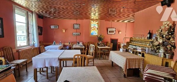 MURS COMMERCIAUX : Ensemble immobilier à 2kms des plages et 200m des commerces