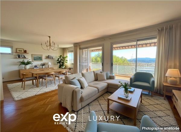 APPARTEMENT 104 M2 - DERNIER ETAGE - VUE PANORAMIQUE - CV A PIEDS