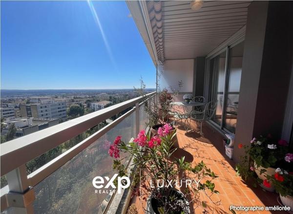 APPARTEMENT 104 M2 - DERNIER ETAGE - VUE PANORAMIQUE - CV A PIEDS