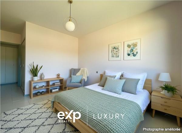 APPARTEMENT 104 M2 - DERNIER ETAGE - VUE PANORAMIQUE - CV A PIEDS