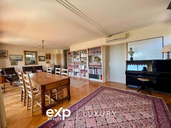 APPARTEMENT 104 M2 - DERNIER ETAGE - VUE PANORAMIQUE - CV A PIEDS