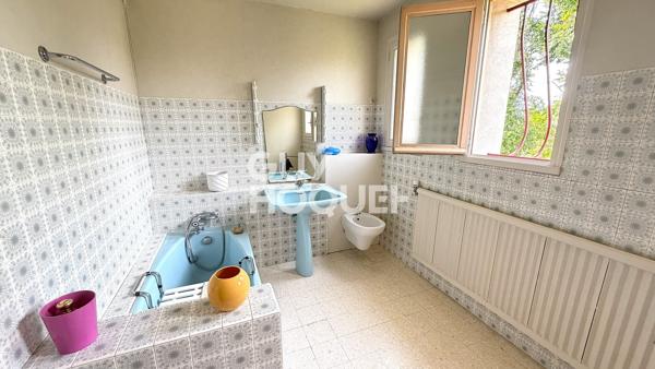 MAISON À VENDRE DE 6 PIÈCES DE 186,00 M²