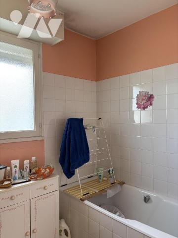 LARMOR PLAGE APPARTEMENT  de 46  m² habitable avec balcon et un garage 