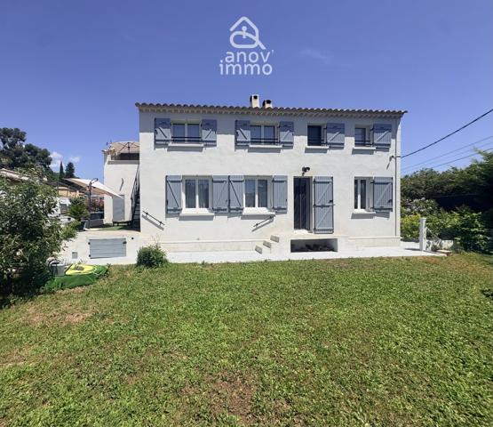 Maison
                                                                                                                                                                                                                                                                                                                        7 pièce(s)                                                                                                                                                                                                          5 chambre(s)                                                                                                                                                                                                          171  m²