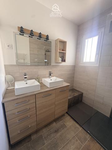 Maison
                                                                                                                                                                                                                                                                                                                        7 pièce(s)                                                                                                                                                                                                          5 chambre(s)                                                                                                                                                                                                          171  m²