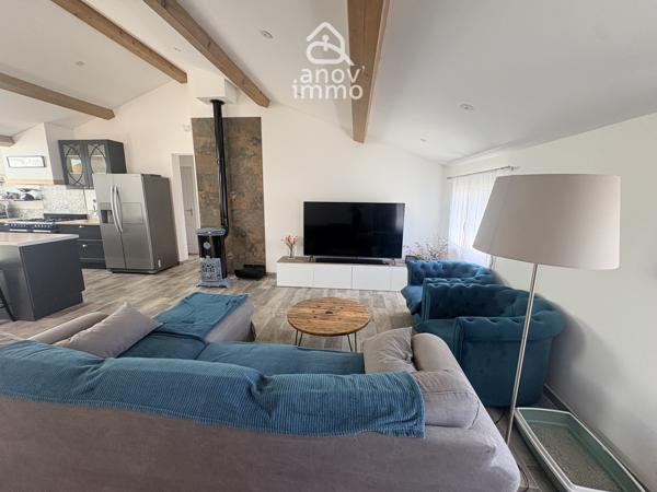 Maison
                                                                                                                                                                                                                                                                                                                        7 pièce(s)                                                                                                                                                                                                          5 chambre(s)                                                                                                                                                                                                          171  m²