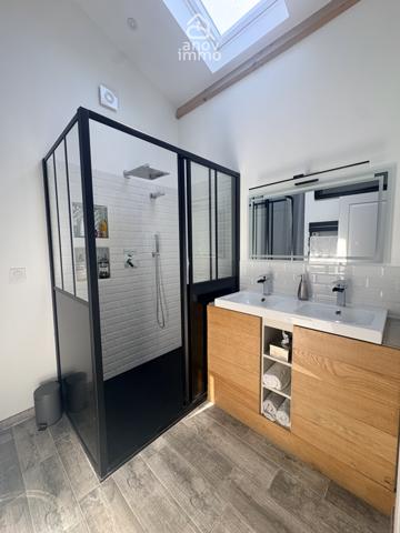 Maison
                                                                                                                                                                                                                                                                                                                        7 pièce(s)                                                                                                                                                                                                          5 chambre(s)                                                                                                                                                                                                          171  m²