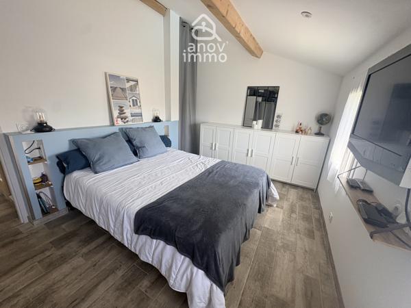 Maison
                                                                                                                                                                                                                                                                                                                        7 pièce(s)                                                                                                                                                                                                          5 chambre(s)                                                                                                                                                                                                          171  m²