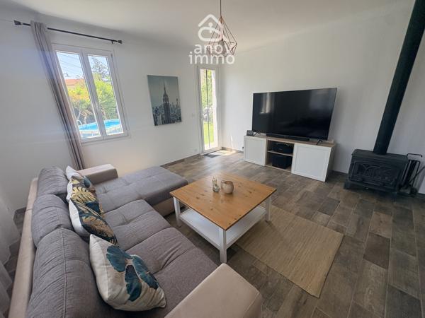 Maison
                                                                                                                                                                                                                                                                                                                        7 pièce(s)                                                                                                                                                                                                          5 chambre(s)                                                                                                                                                                                                          171  m²