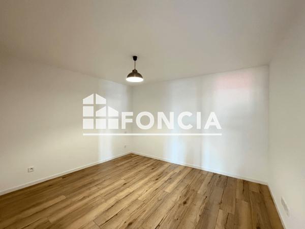 Location Appartement 2 pièces 82.2 m² - Mazamet 81200