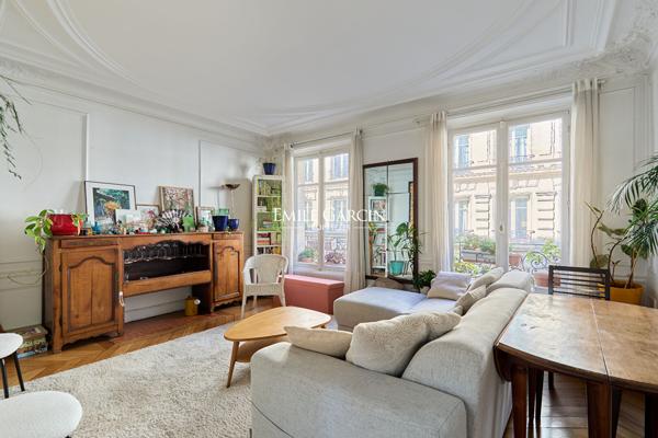 À VENDRE - Appartement - Paris - 75009 -  Martyrs - Trudaine - 3 pièces - 2 chambres - 62,99m²