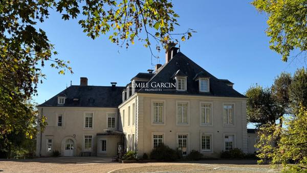 Château à vendre Sarthe  sur 5 hectares - Pays de la Loire