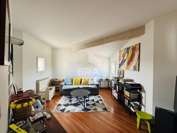 GRANDE MAISON - 4 CHAMBRES - PISCINE - EMPLACEMENT RARE