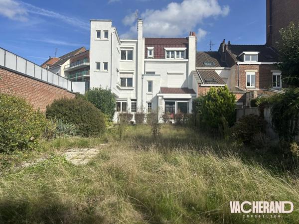 Grande maison bourgeoise + Jardin + Garage