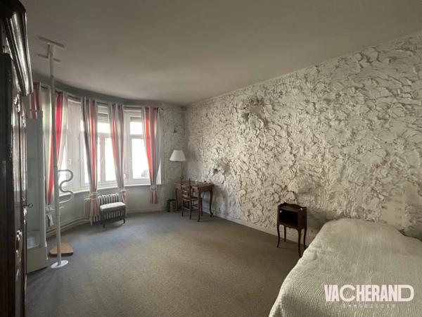 Grande maison bourgeoise + Jardin + Garage